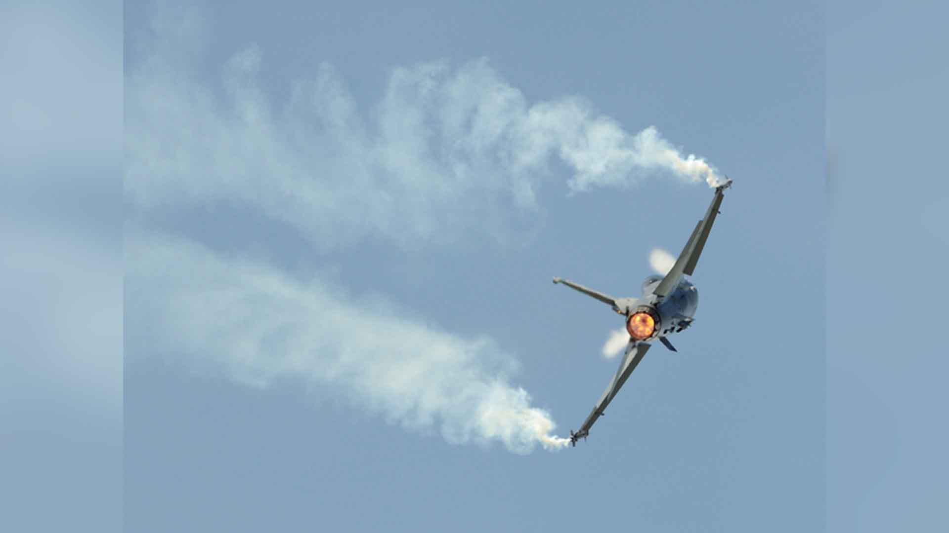 주한미군 F-16 전투기 연료통 서해상 추락.. 비상 복귀