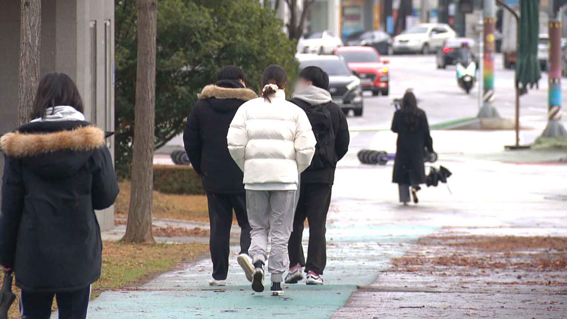 출근길 영하권으로 '뚝'..빙판길 주의