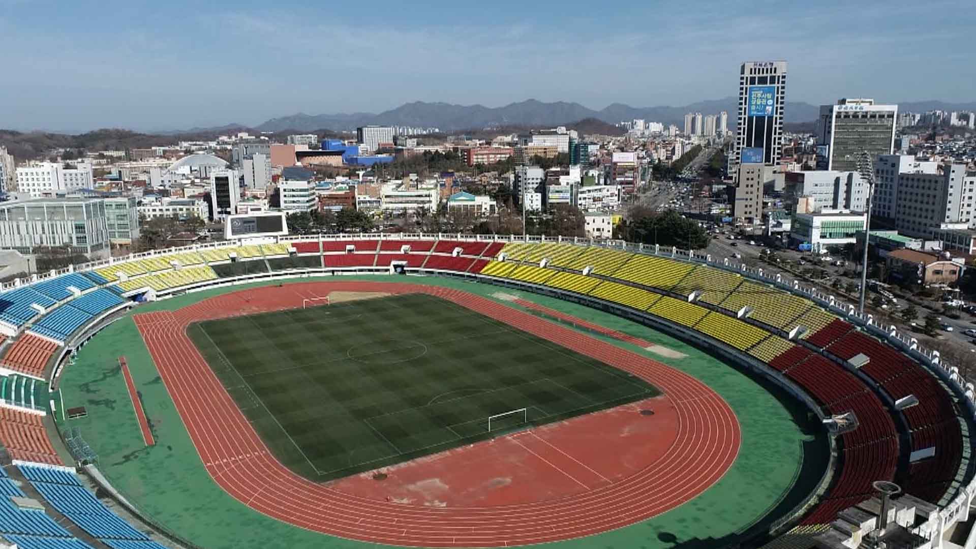 '전주 종합경기장 철거 개시'.. 축제기간에는 일시 중단