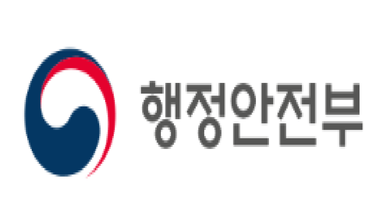 지자체 여성 공무원 비중 처음으로 50% 넘어섰다