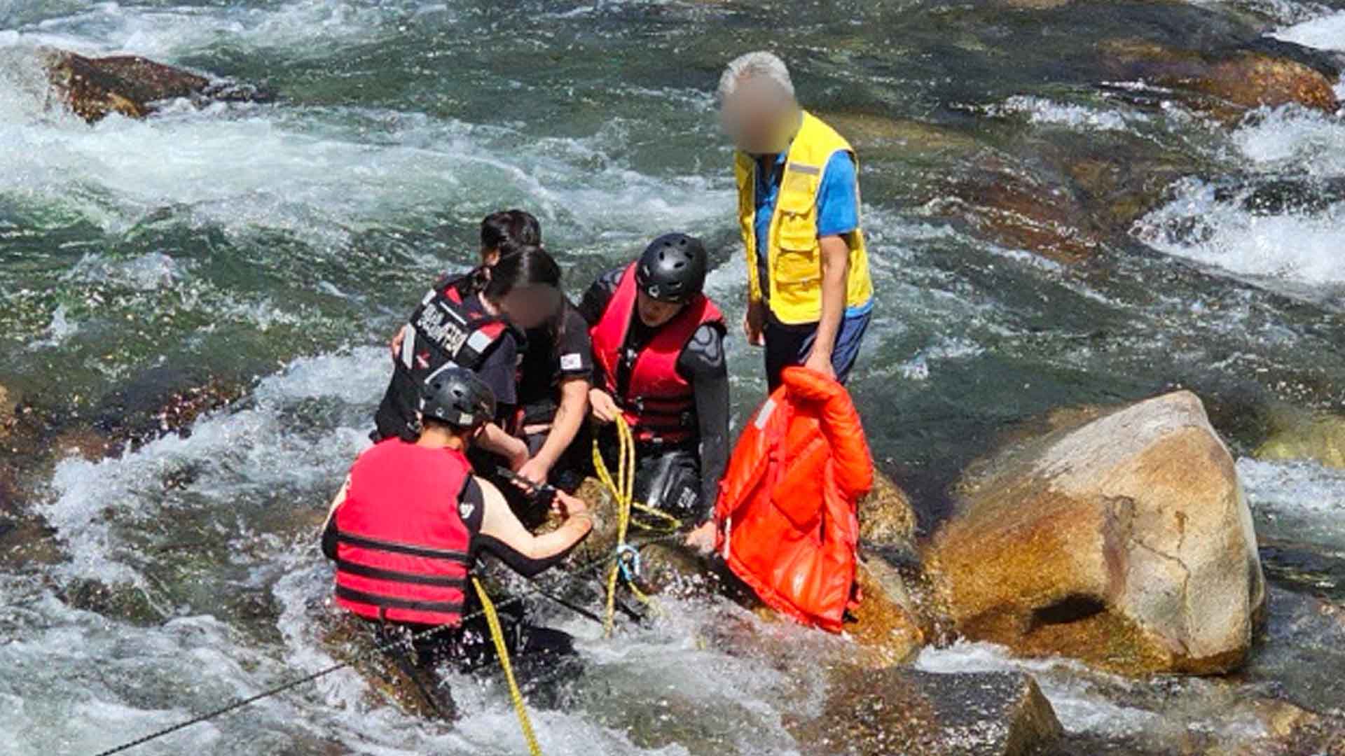 남원 계곡에서 부녀 구조.. 물놀이 고립 사고 주의