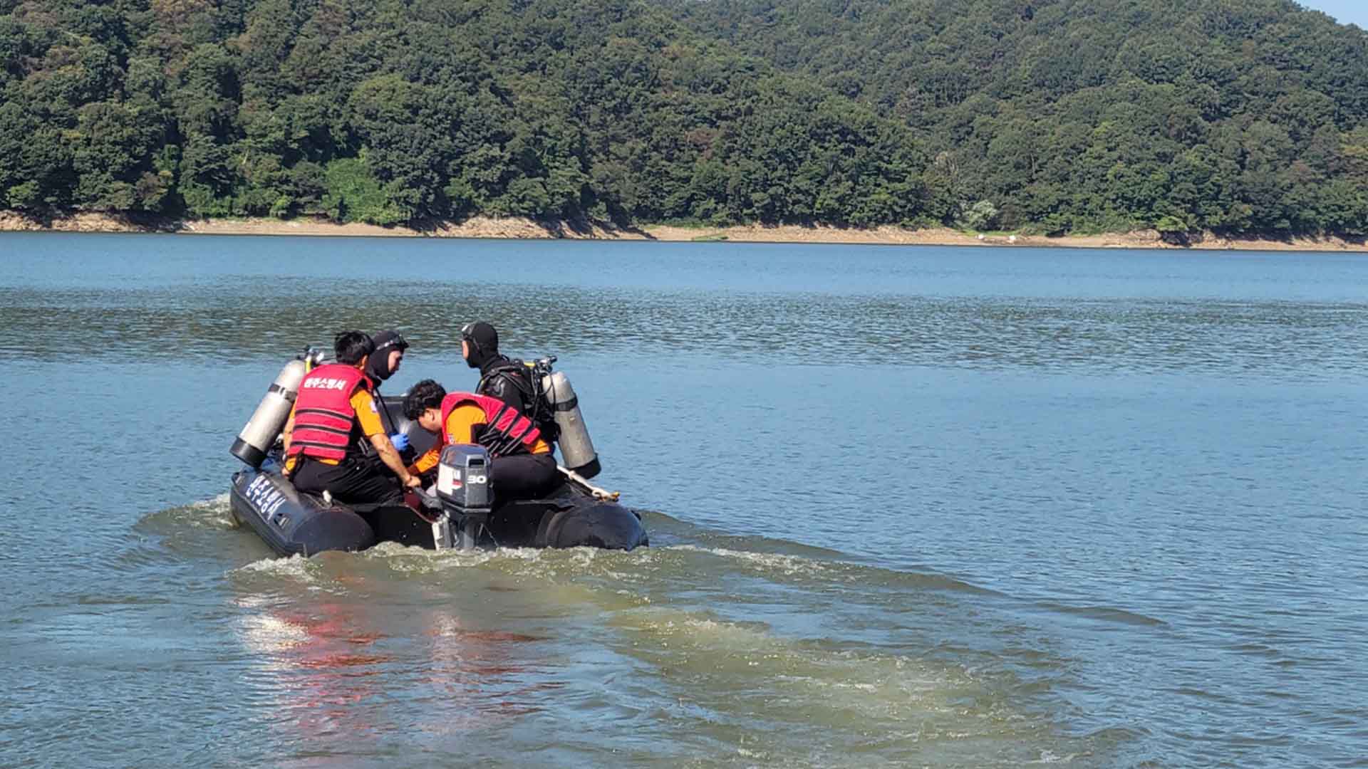 산책로 조성 공사 중 저수지로 추락.. 60대 노동자 숨져