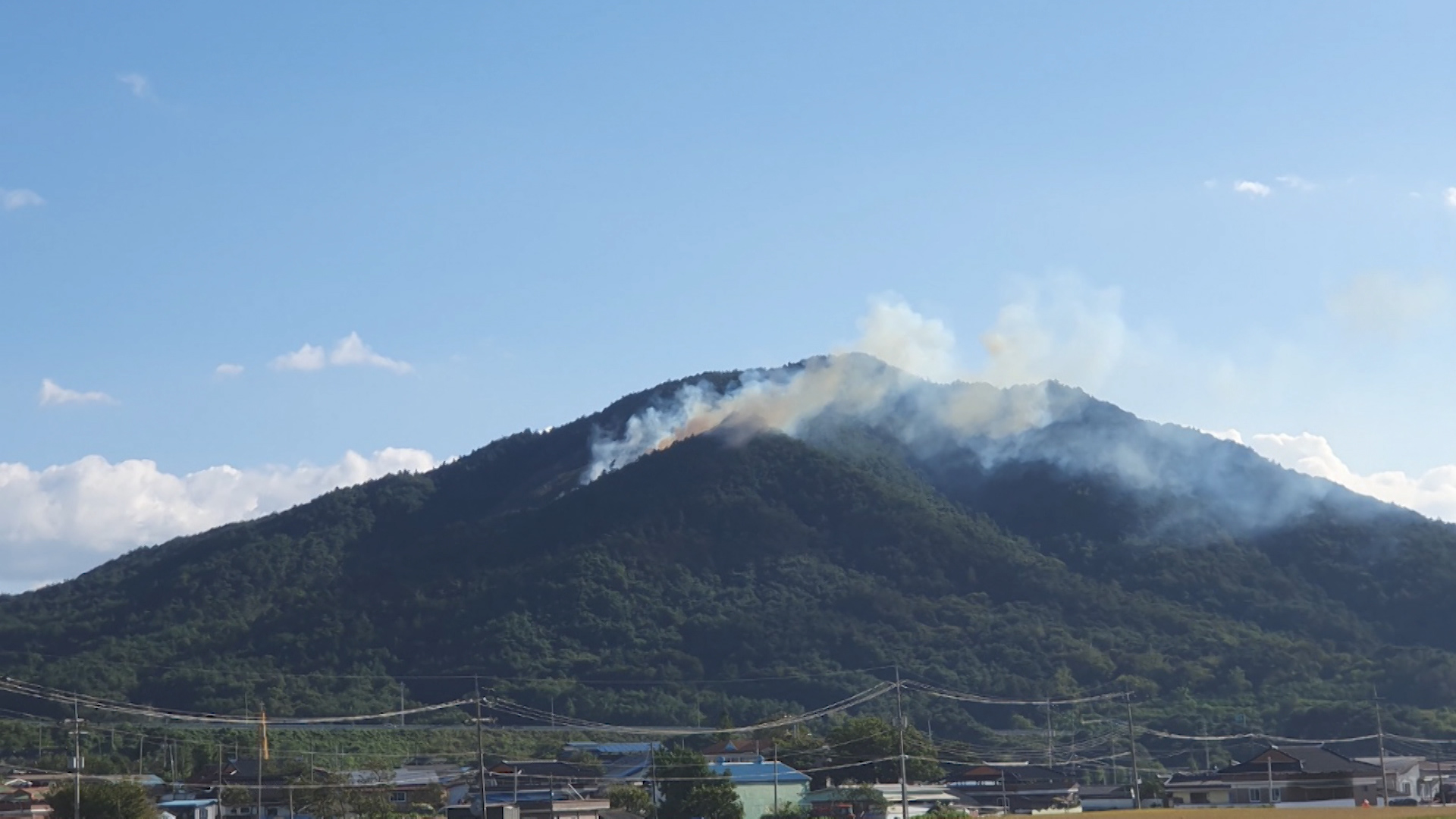 남원에서 산불 발생.. 헬기 2대 투입 진화 작업